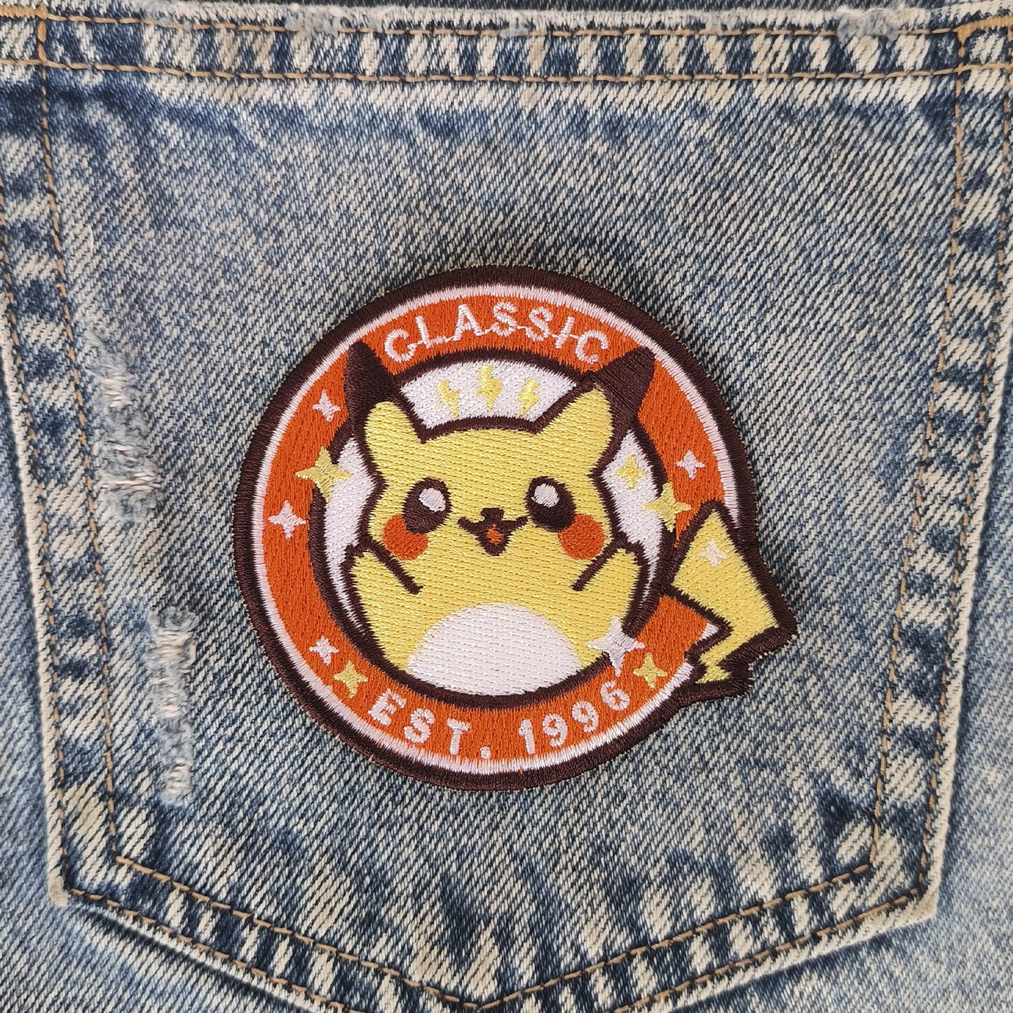 Parche Bordado Anime Tazo Pikachu - Valkynea