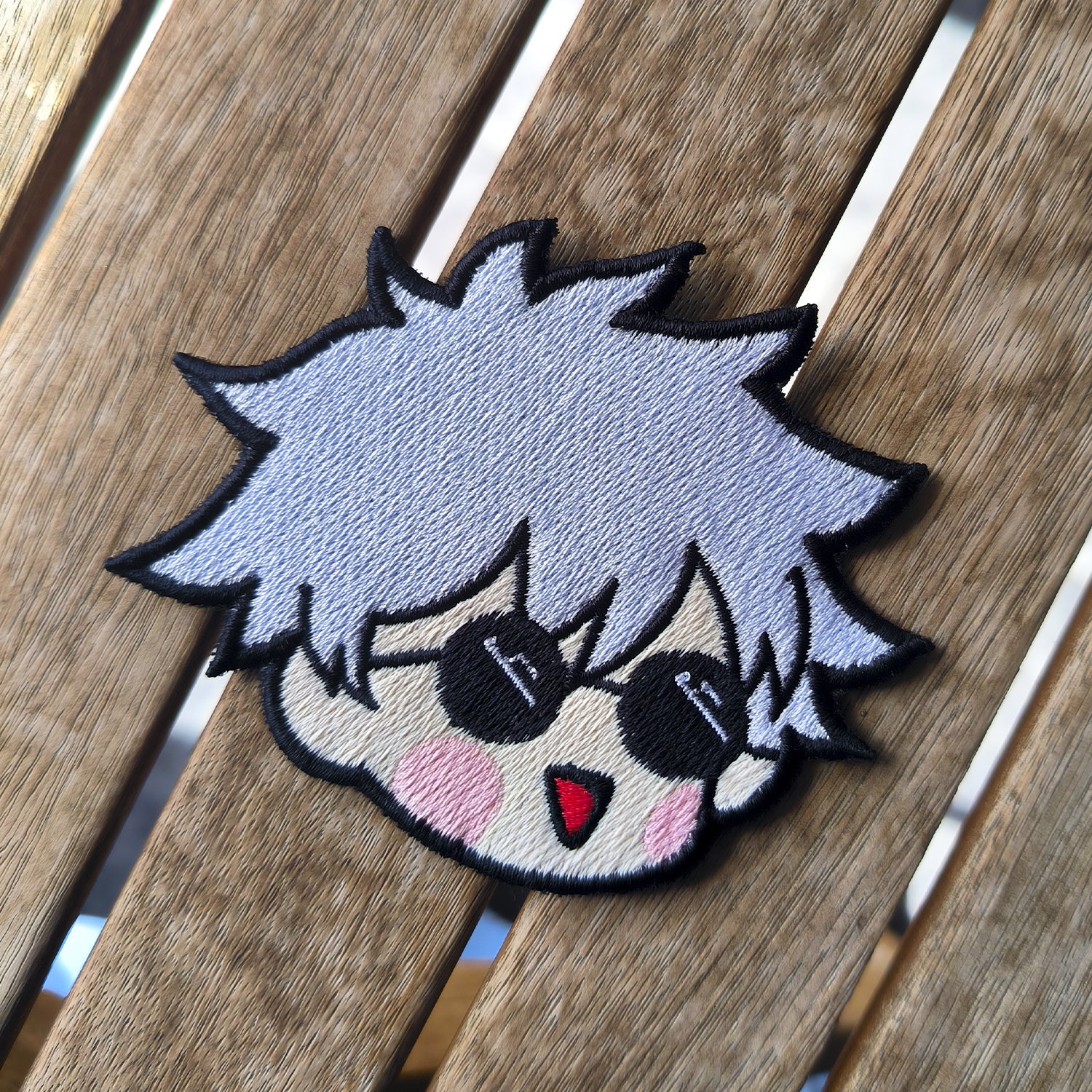 Parche Bordado Anime jujutsu kaisen Gojo Chibbi - Valkynea