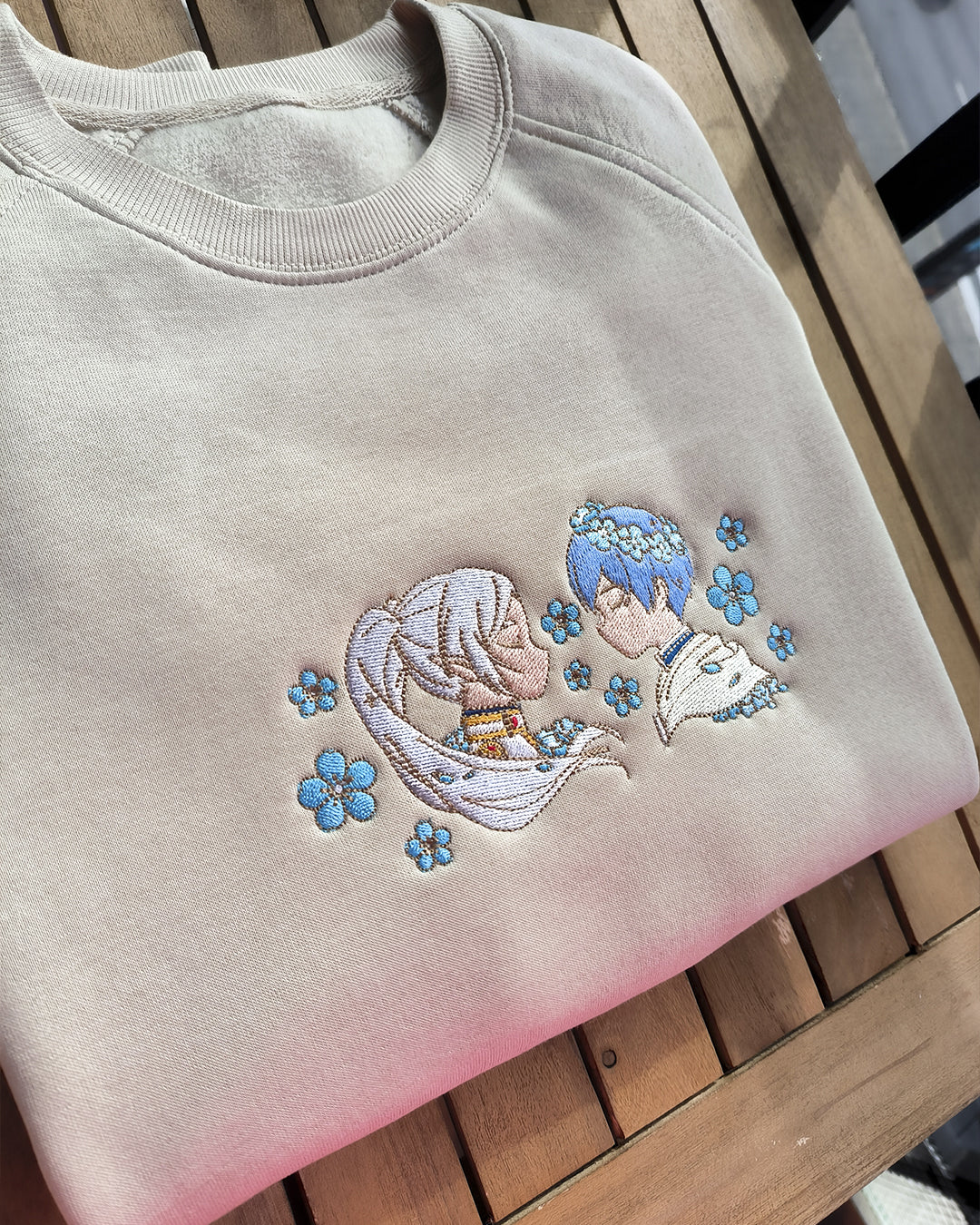 Sudadera Bordada Frieren - Valkynea