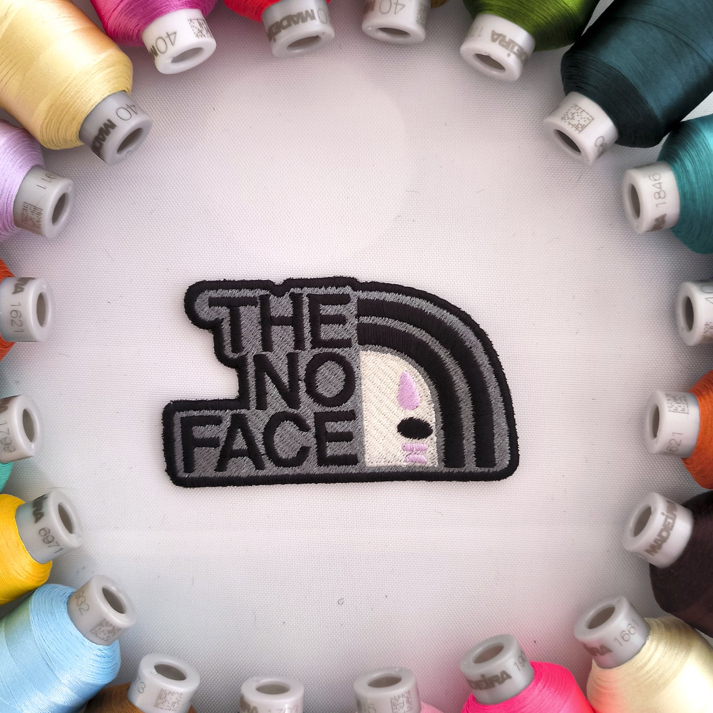 Parche Bordado Anime The no Face 8cm